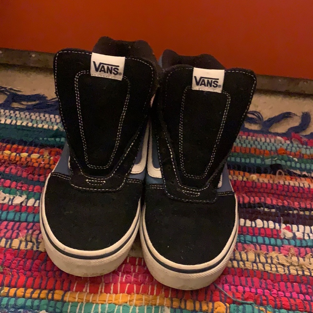 Vans - Picture 2 of 6